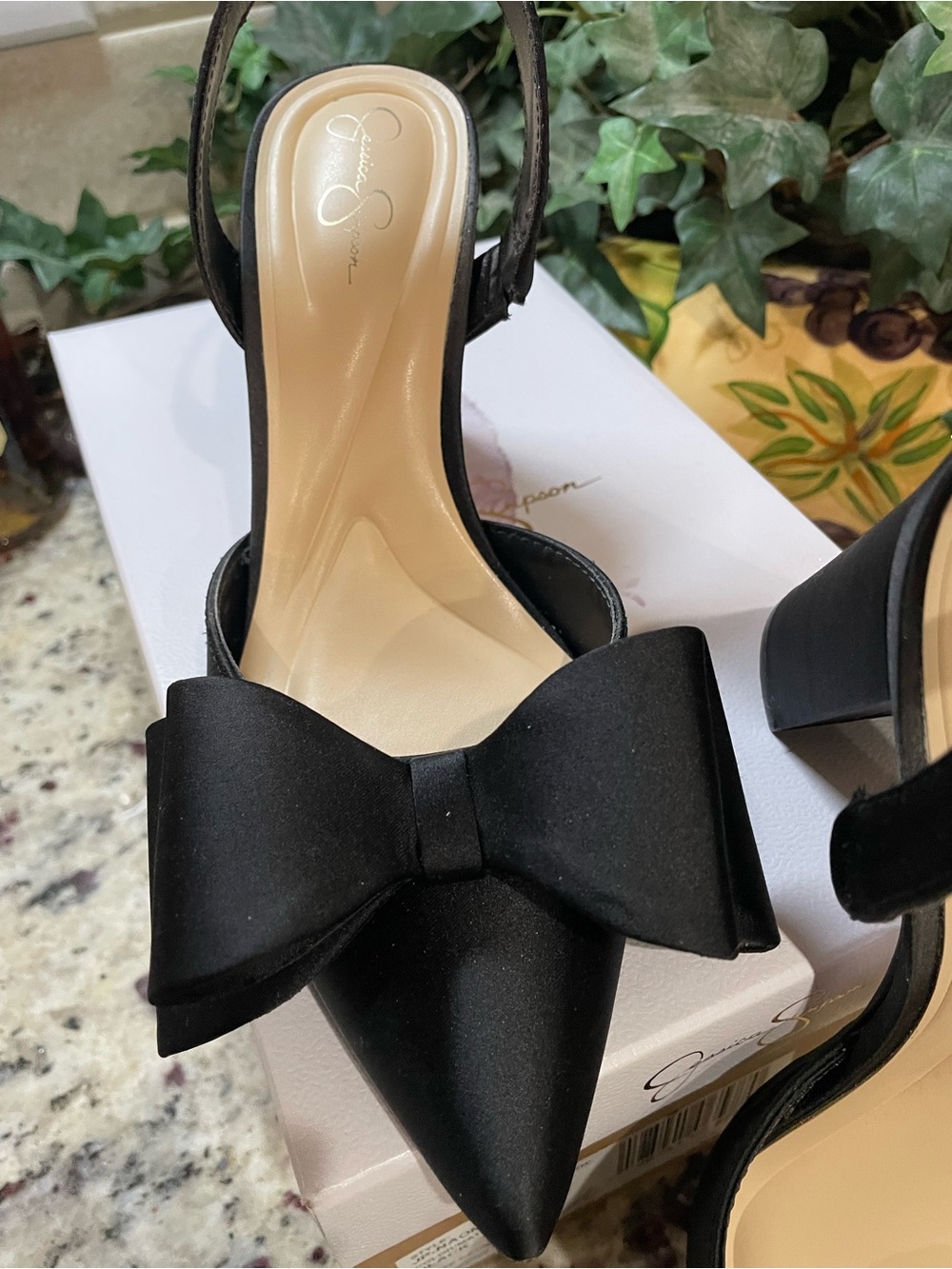 Jessica Simpson Naomia black satin pointed-toe slingback heels oversized bow sz7 - Picture 2 of 10